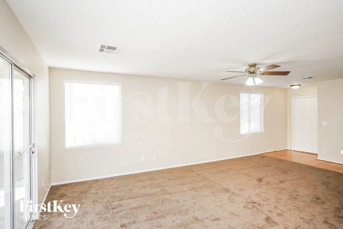 Building Photo - 722 Carlos Julio Ave