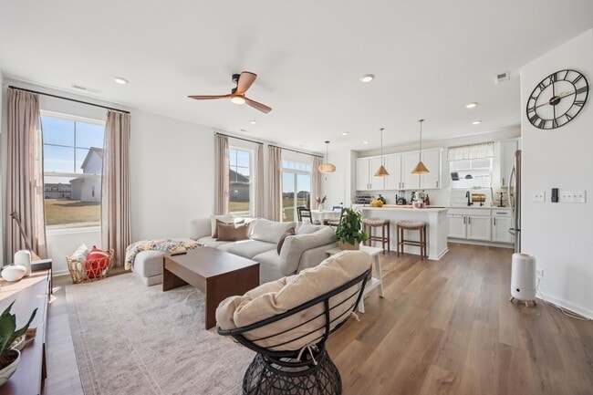 Building Photo - 714 Alberta Ave