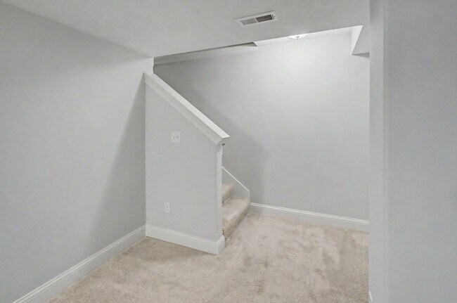 Building Photo - Spacious 4-Bedroom, 3.5-Bathroom Townhome & 2-Car Garage-West Champaign