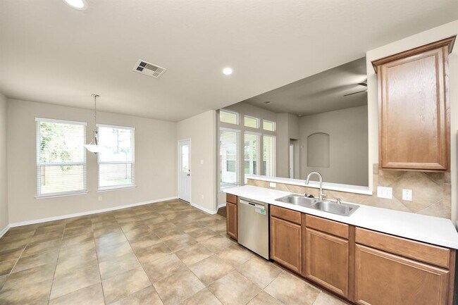 Building Photo - 18611 Tanglerose Ct