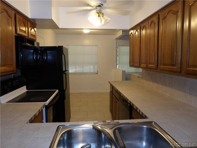 Building Photo - 3492 S Highlands Ave