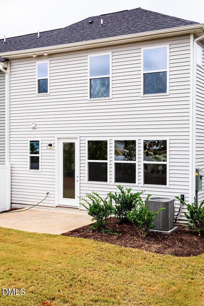 Building Photo - 152 Kobus Ct
