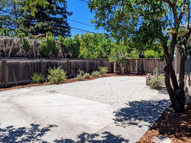 Building Photo - Remodeled 4 Bed 2 Bath Sunnyvale Home - Sp...