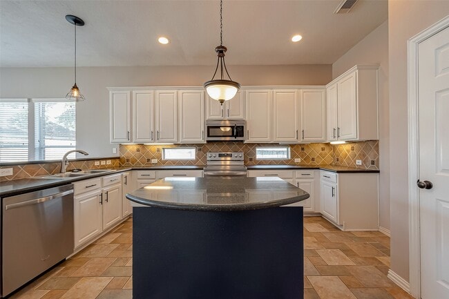 Building Photo - 7214 Glenwick Ct