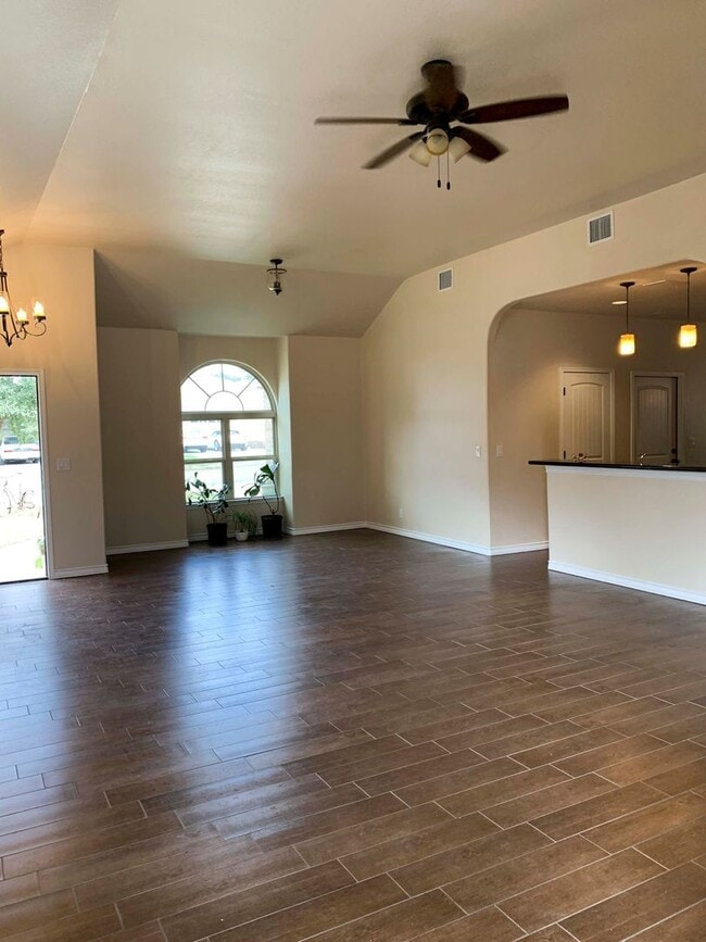 Building Photo - Spacious Ranch Home with Covered Patio & Greenbelt | 410 & Rittiman Rd