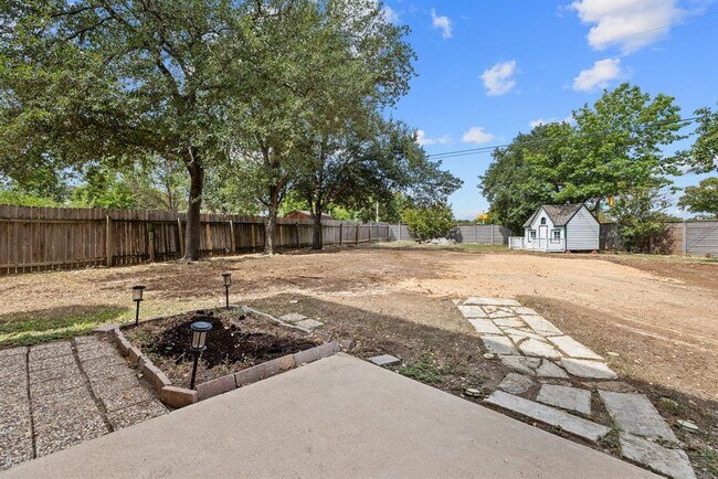 Building Photo - 16802 Bailey Jean Dr
