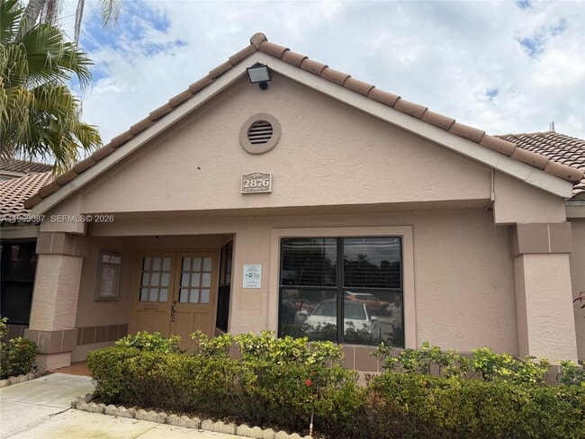 Building Photo - 2826 S University Dr