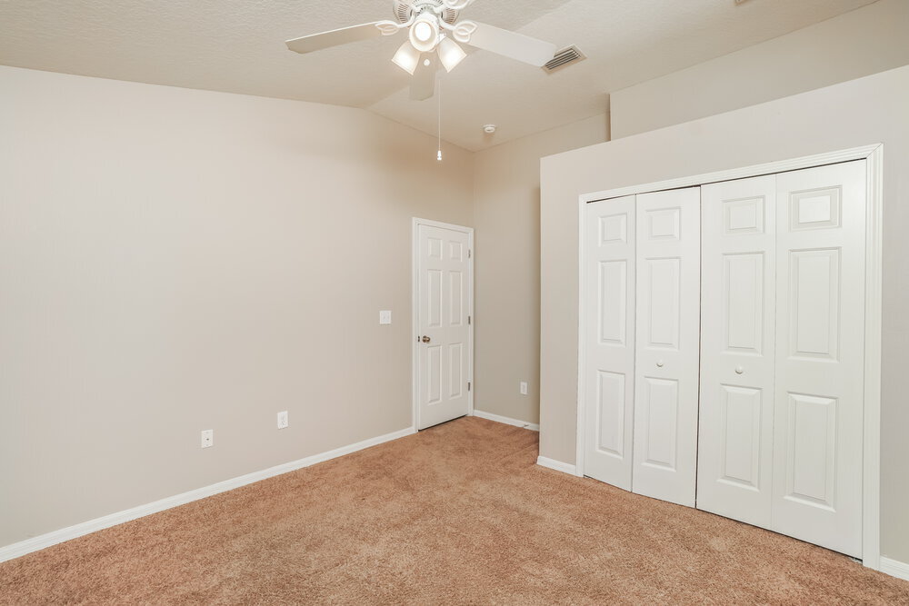 Building Photo - 15950 Leatherleaf Ln