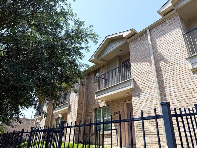 Building Photo - 10066 Emnora Ln