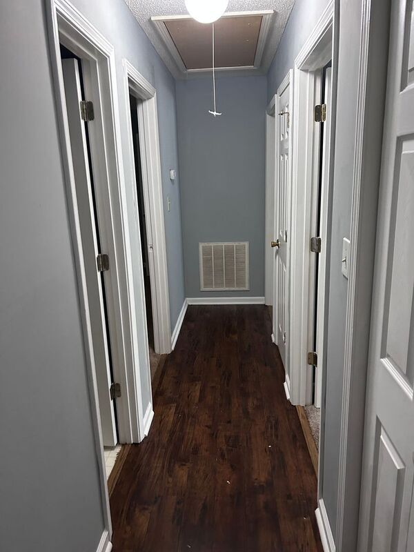 Building Photo - 6927 Brittany Ln