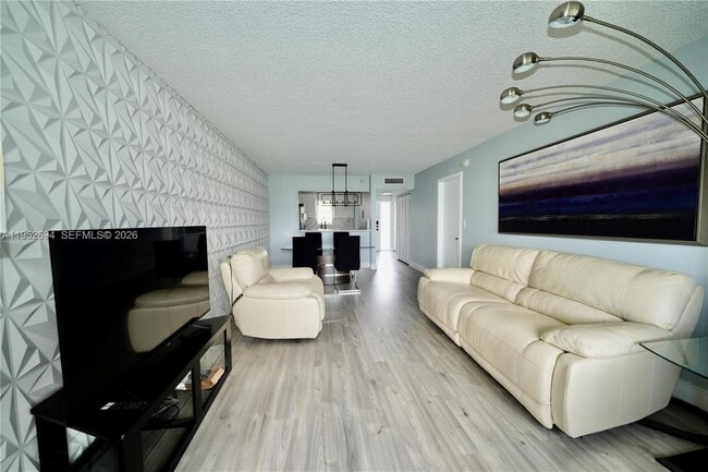 Building Photo - 2541 Aragon Blvd