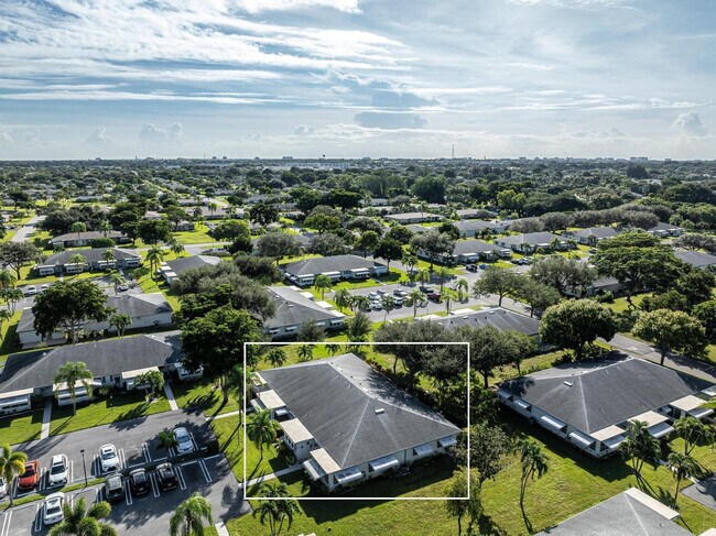 Building Photo - 1130 Cir Terrace W