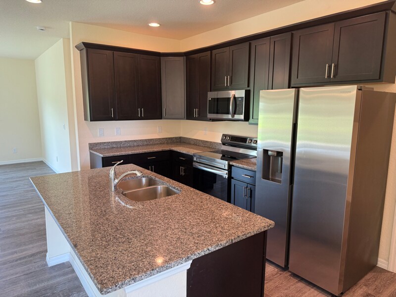 Building Photo - 1136 S Hilton Cir