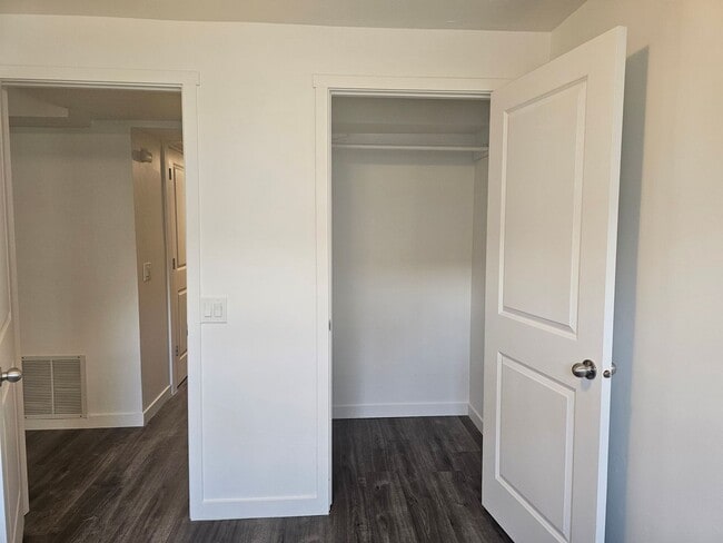 Building Photo - Check out this Beautiful 4 bedroom 2 Bathroom Home in West Valley Ut!!