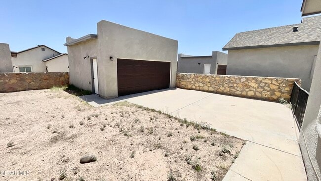 Building Photo - 14372 Chris Zingo Ln