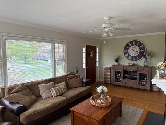 Building Photo - Beautiful Single Family Home In The Heart ...