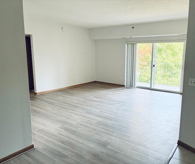 Building Photo - 927 Elderberry Cir