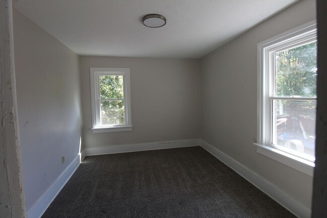 Building Photo - Two Bedroom Duplex