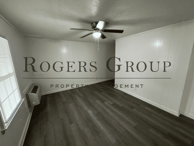 Building Photo - #450 - 421-423 Ridley St Duplex