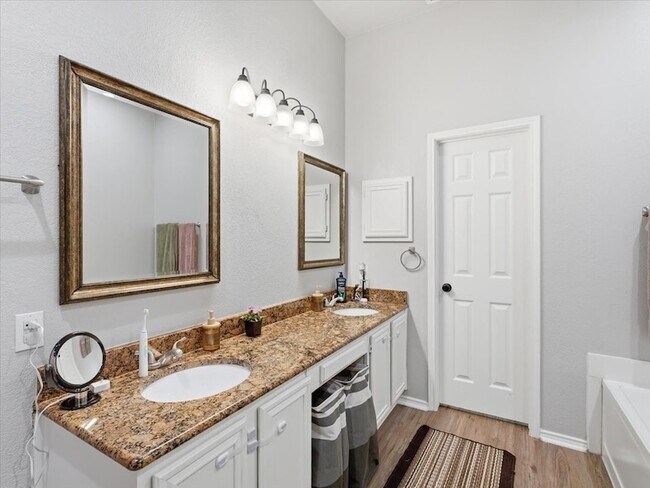 Building Photo - 1316 Pelham Ln