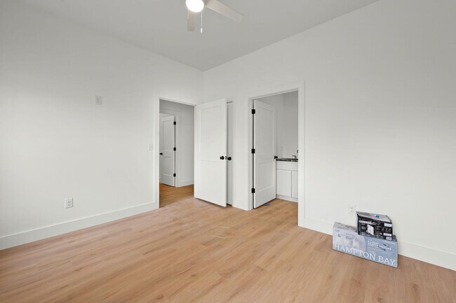 Building Photo - 1044 Grant Way SE