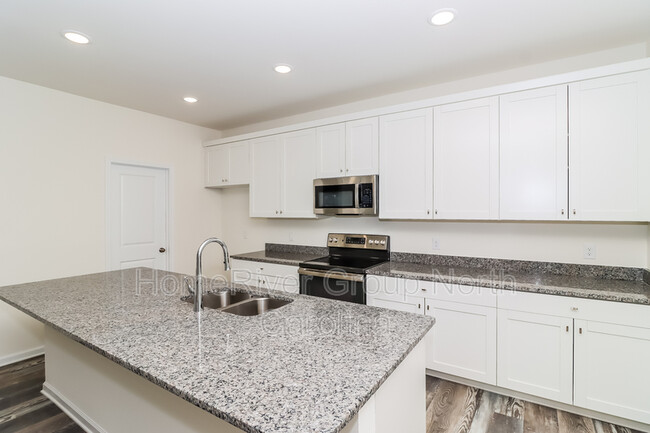 Building Photo - 1531 Antioch Dr