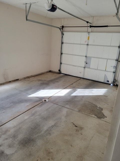 Building Photo - 1915 N Blackfoot Dr