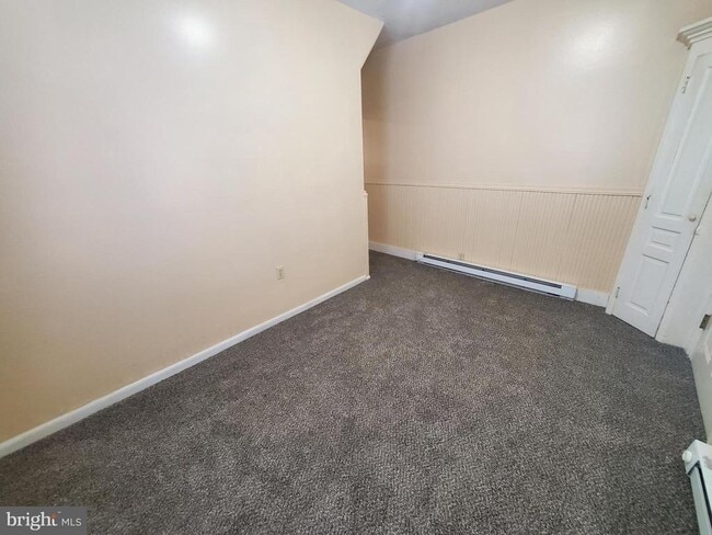 Building Photo - 638 N 2nd St