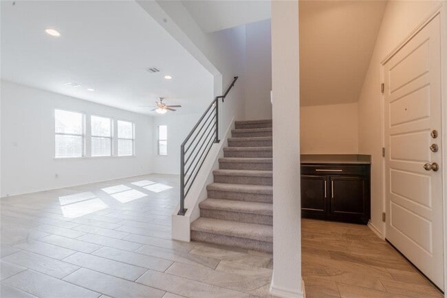 Building Photo - 1333 Terrace View Dr