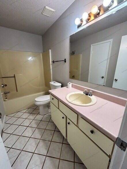 Building Photo - 108 Grand Maple Dr
