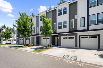 Building Photo - 13717 Admiralty Way