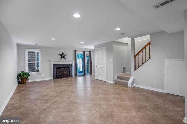 Building Photo - 7228 Lensfield Ct