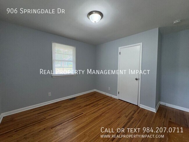 Building Photo - 906 Springdale Dr