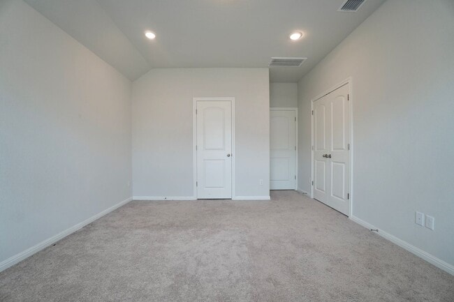 Building Photo - 2513 Danbury Ln