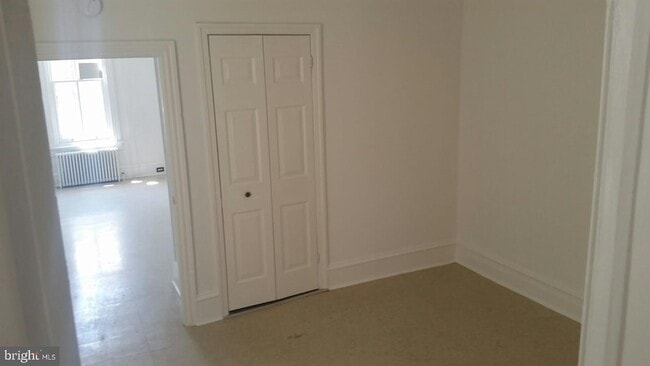 Building Photo - 23 King St