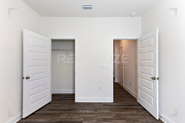 Building Photo - FREE RENT FOR MAY-  4 Bed 2 Bath Daphne Home in Jubilee Farms