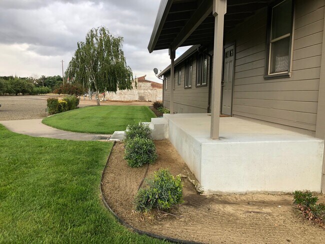 Building Photo - 1980 Sultana Dr