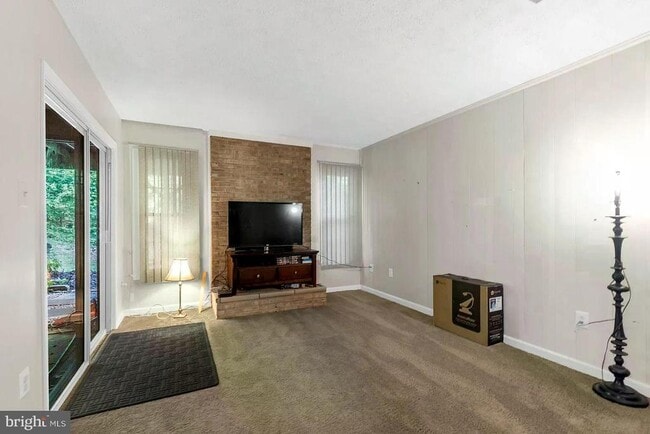 Building Photo - 9828 Burke Pond Ln