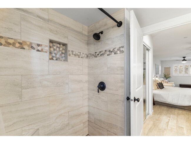 Building Photo - Fully Remodeled & Furnished – Villas at Ka...