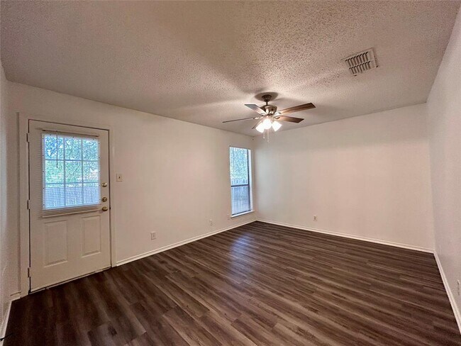 Building Photo - 9315 Kempler Dr