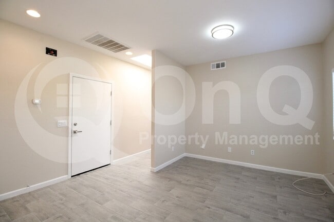 Building Photo - 440 S Val Vista Dr