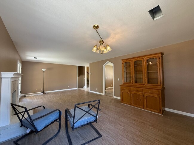 Building Photo - Stunning three-story home located in the c...