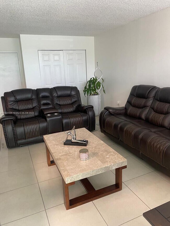 Building Photo - 9440 W Flagler St