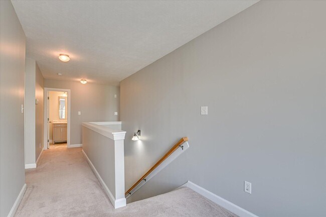 Building Photo - 158 Kenilworth Dr