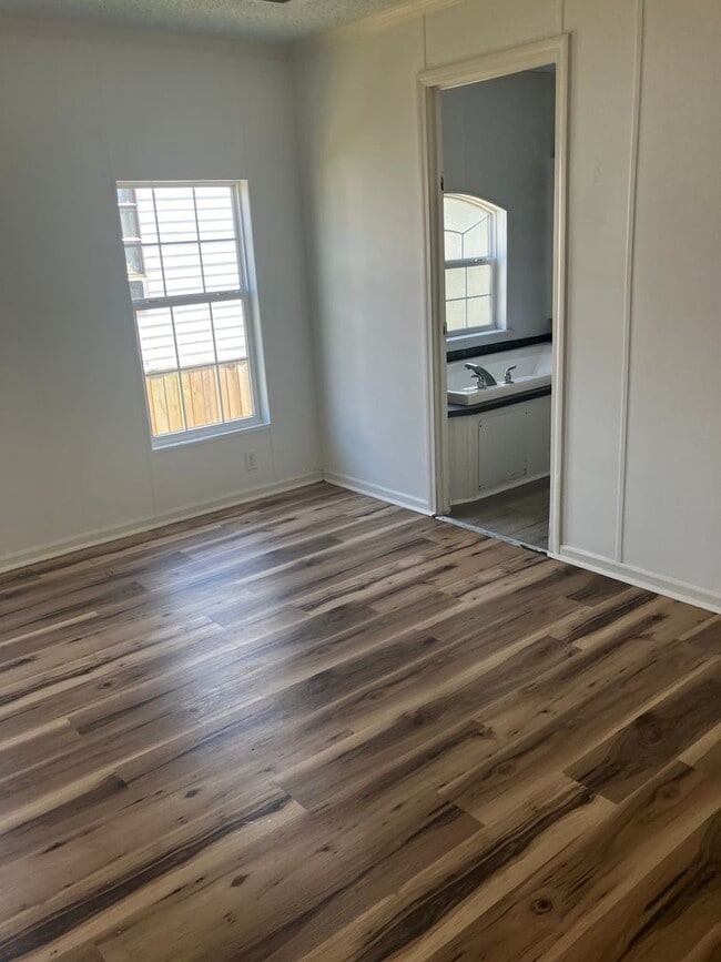 Building Photo - 3 Bedroom Trailer in New Iberia