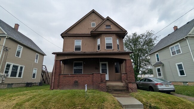 Primary Photo - Charming Home for Rent in Scenic Canton: Y...