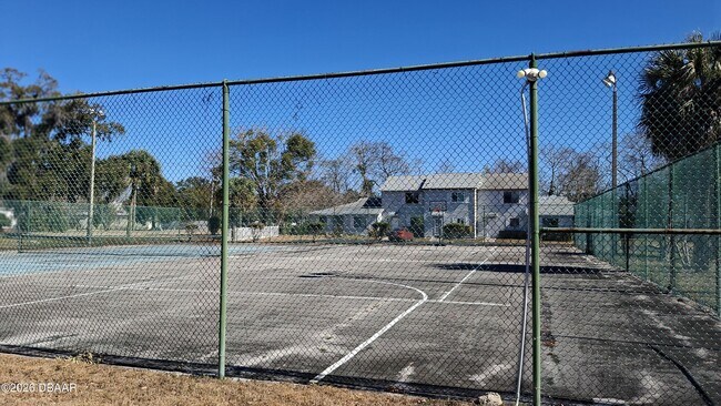 Building Photo - 1302 Deer Springs Rd