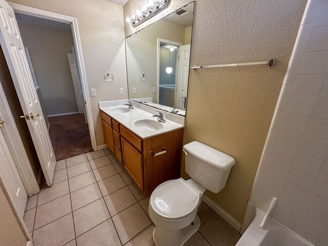 Building Photo - Rare 5 Bedroom in Crystal Knoll Georgetown