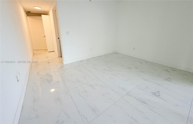 Building Photo - 488 NE 18th St