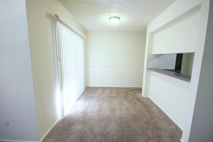 Building Photo - 120 Viking Ct